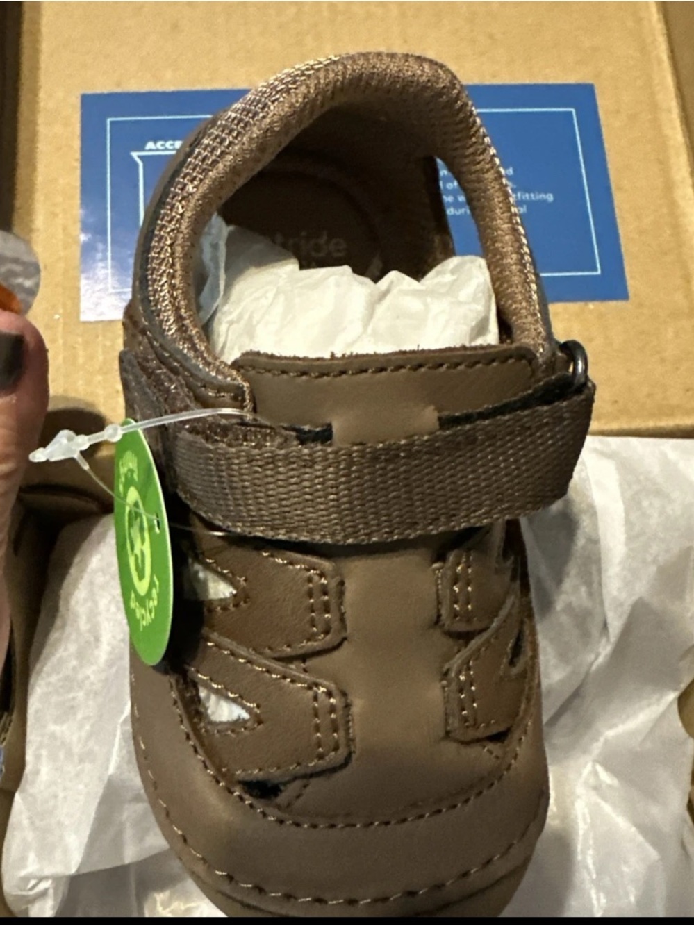 Stride Rite soft motion Toddler Brown Velcro Closed-Toe Sandal, size 6W